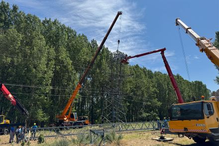 Hétfő óta folyamatosan dolgoznak az OPUS TITÁSZ szakemberei az áramszünetek felszámolásán